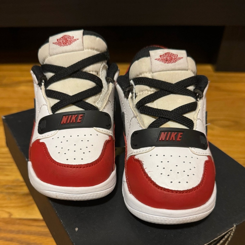 Jordan Legacy Toddler Sneakers (Unisex)